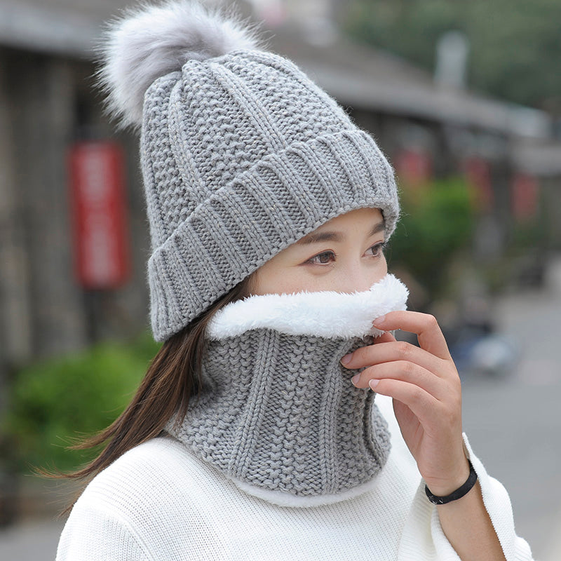 Women's Cap and Scarf Set
